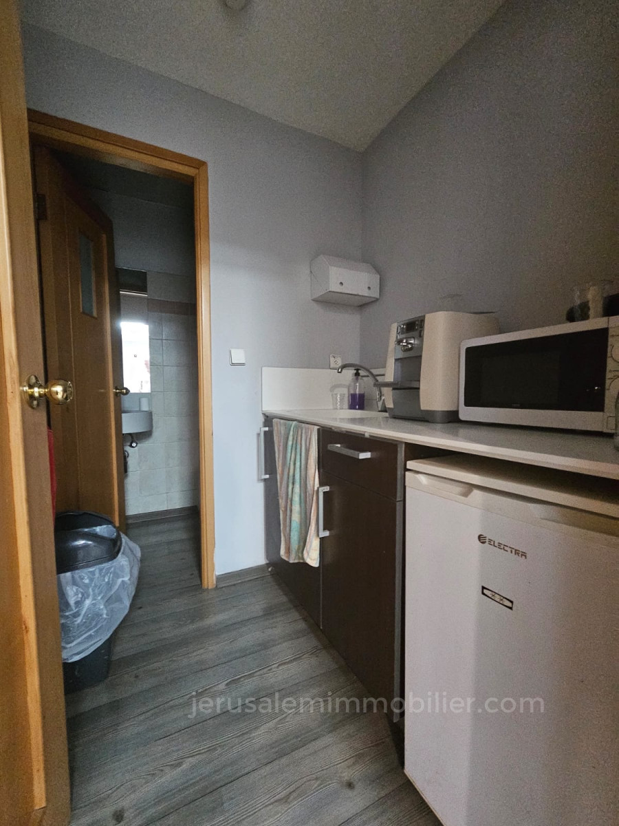 Escritórios 3 cômodos Jerusalém Givat Shaoul 226-IBL-1911