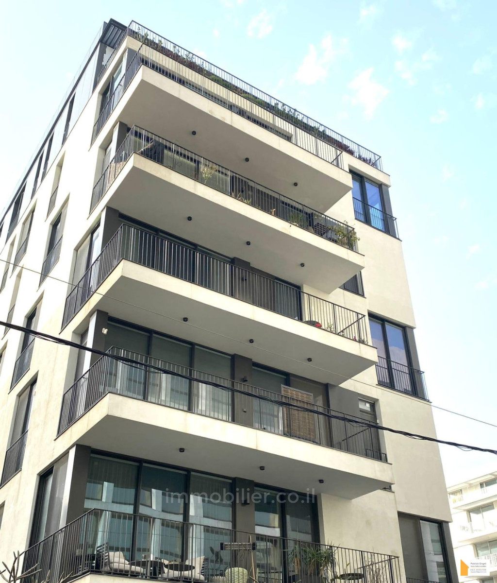 Apartamento 4 cômodos  Tel Aviv Lev Tel-Aviv 232-IBL-3677