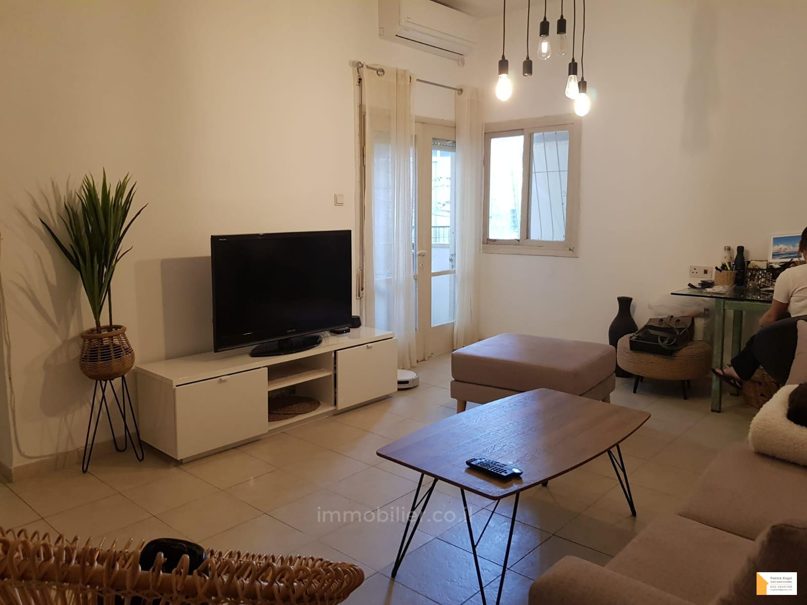 Apartamento 2 cômodos  Tel Aviv Região marítima 232-IBL-3685