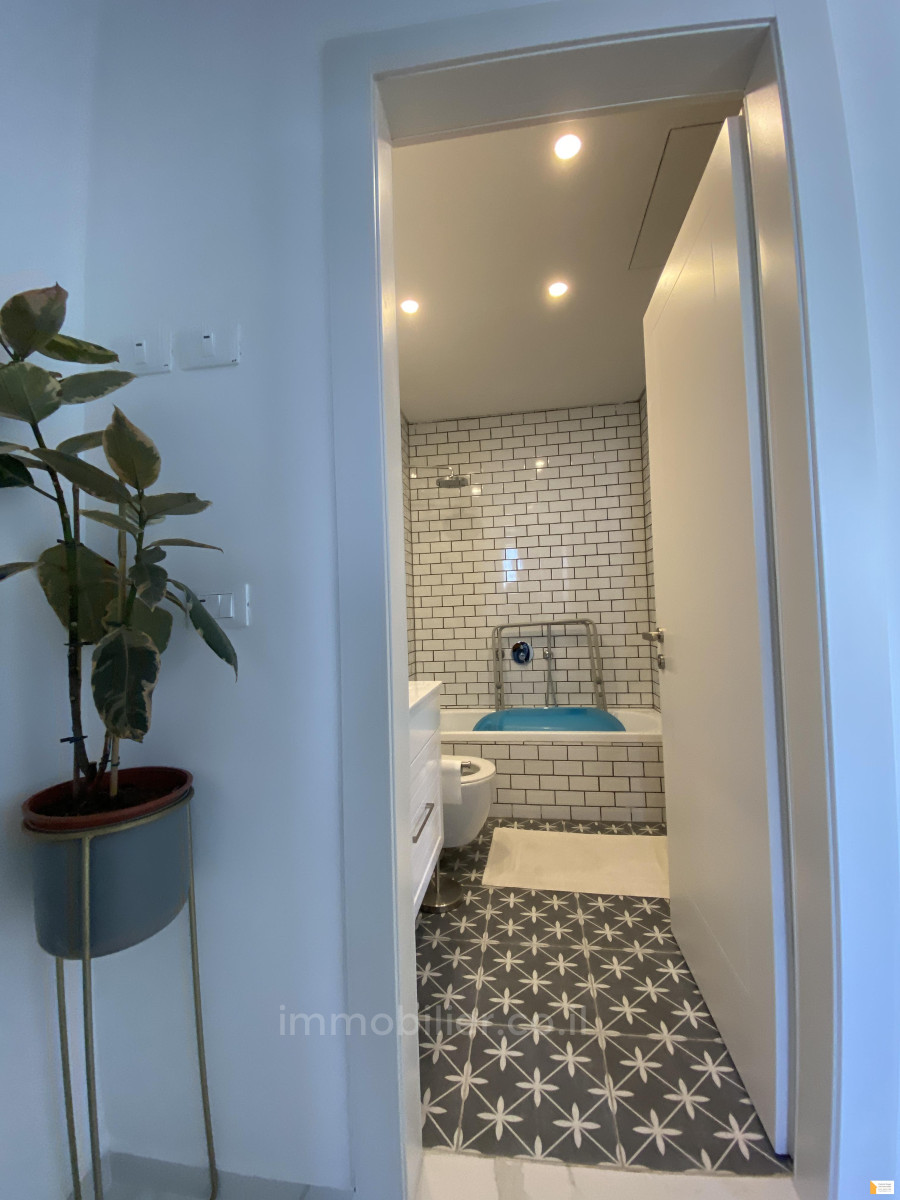 Apartamento 3.5 cômodos  Tel Aviv Centro da cidade 232-IBL-3788