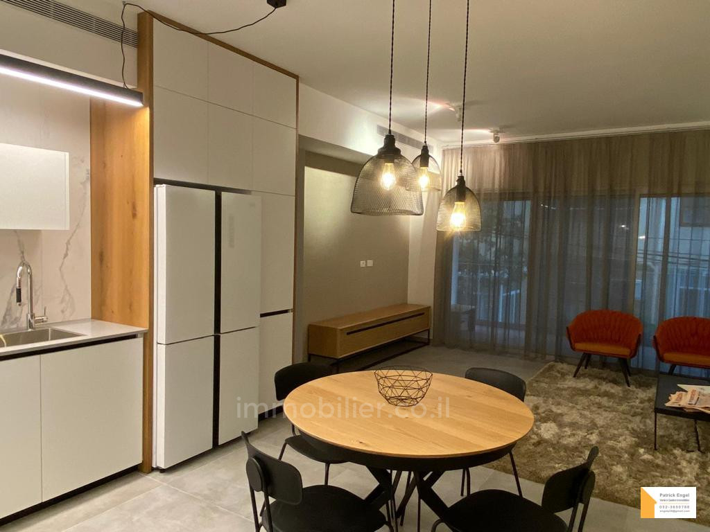 Apartamento 3 cômodos  Tel Aviv Lev Tel-Aviv 232-IBL-3792