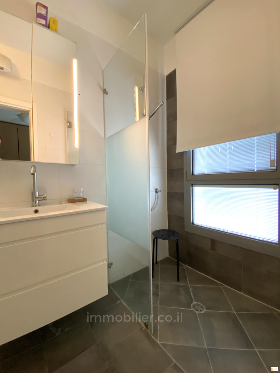 Apartamento 4 cômodos Tel Aviv Levontin 232-IBL-3806