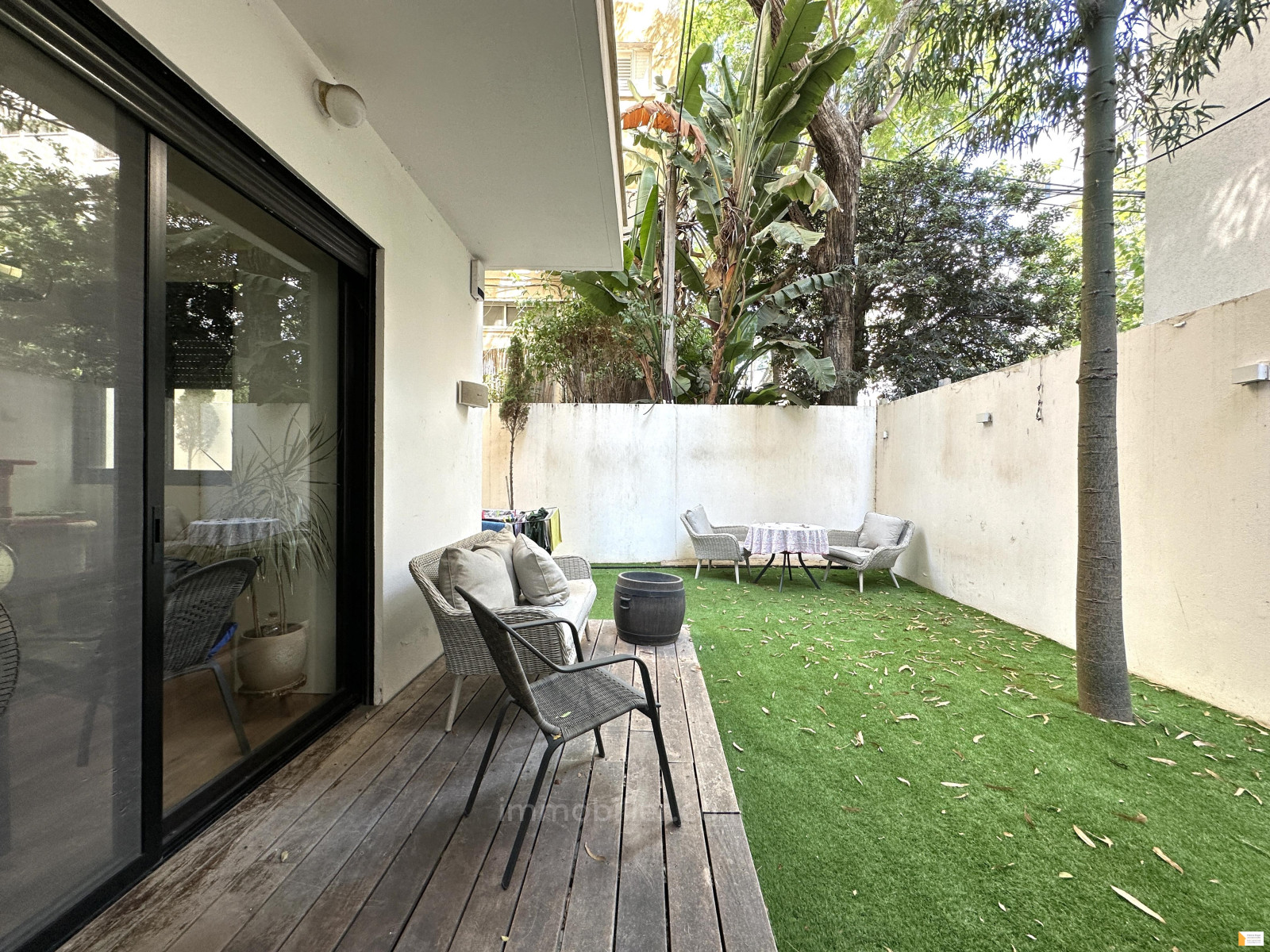 Apartamento garden 4 cômodos  Tel Aviv Lev Tel-Aviv 232-IBL-3820