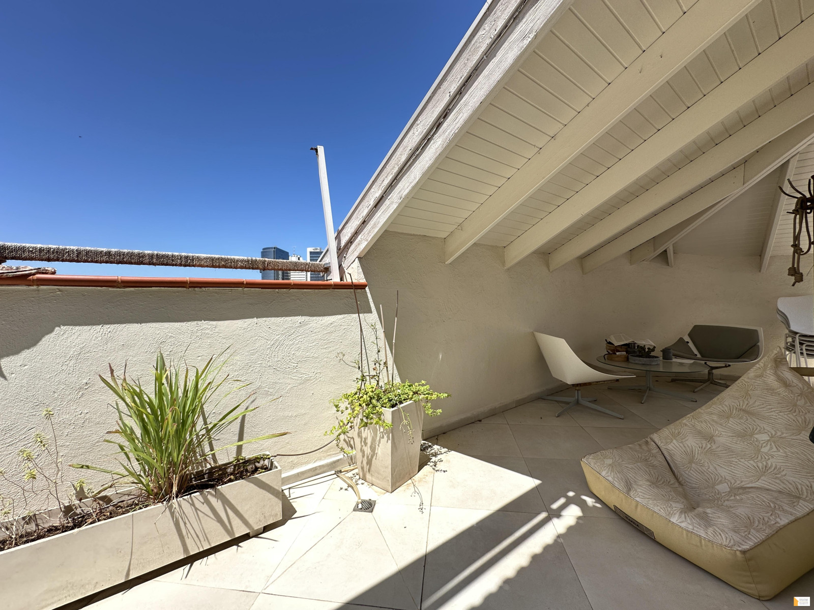 Duplex 4 cômodos  Tel Aviv Neve Tsedek 232-IBL-3822