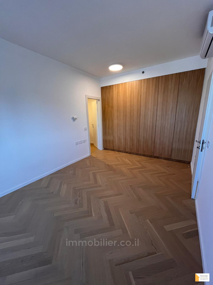 Apartamento 4 cômodos  Tel Aviv Centro da cidade 232-IBL-3827