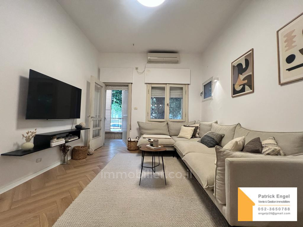 Apartamento 3 cômodos  Tel Aviv Região marítima 232-IBL-3840