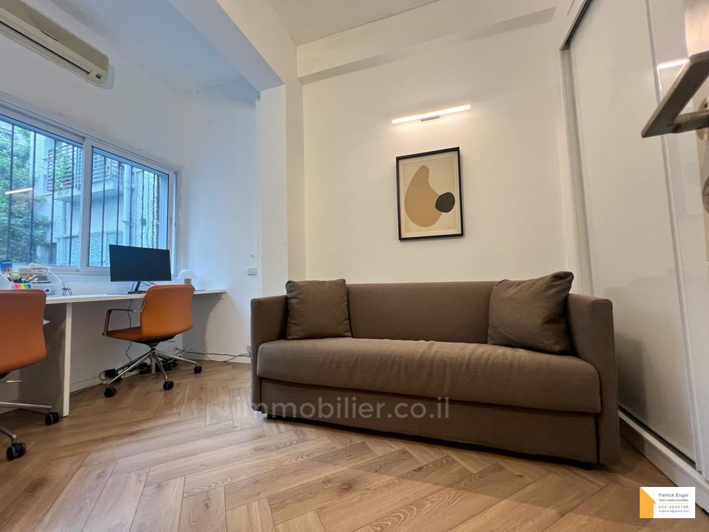 Apartamento 3 cômodos  Tel Aviv Região marítima 232-IBL-3841