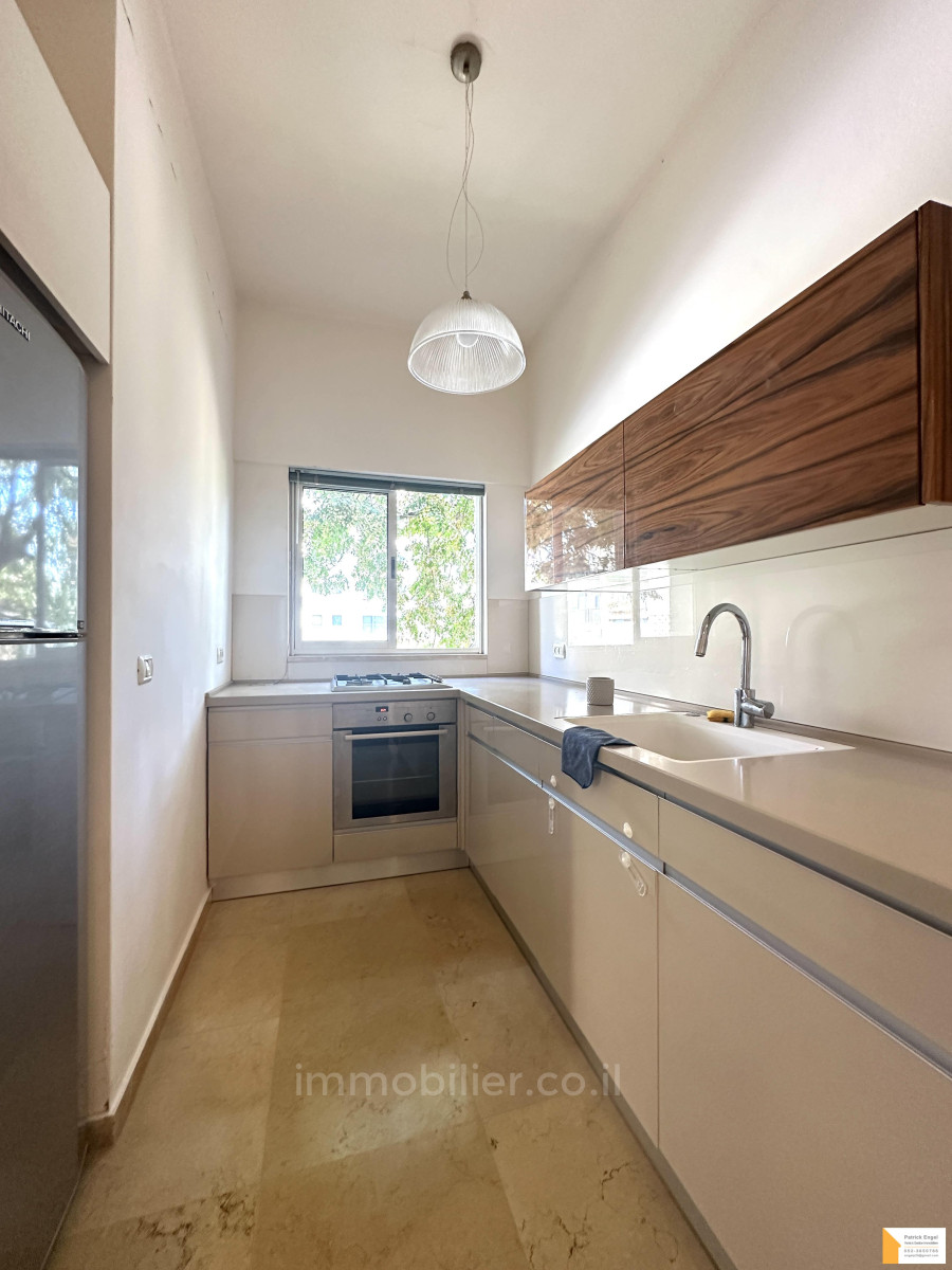 Apartamento 3 cômodos  Tel Aviv Centro da cidade 232-IBL-3853