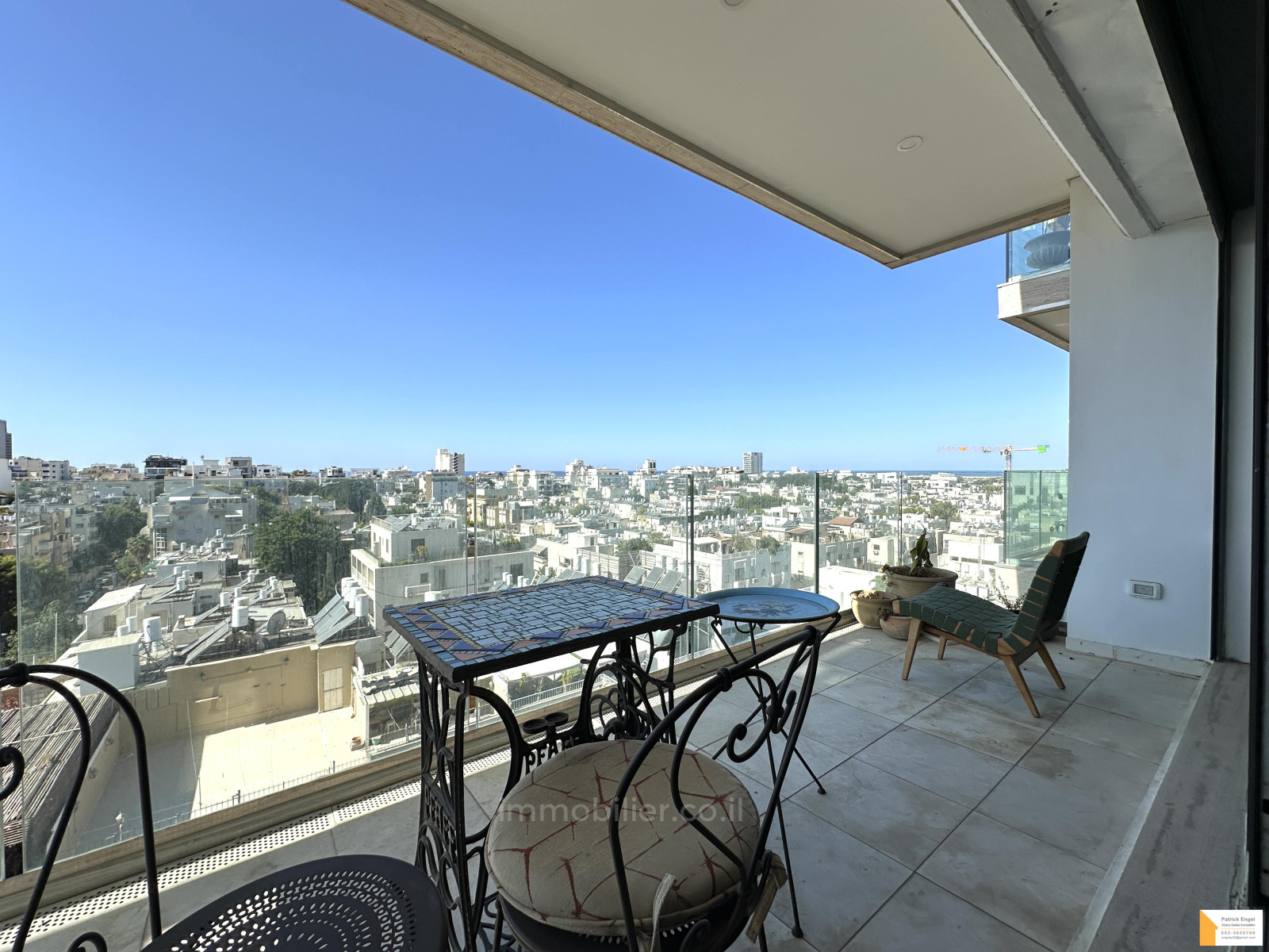 Apartamento 4 cômodos  Tel Aviv Bazel 232-IBL-3856