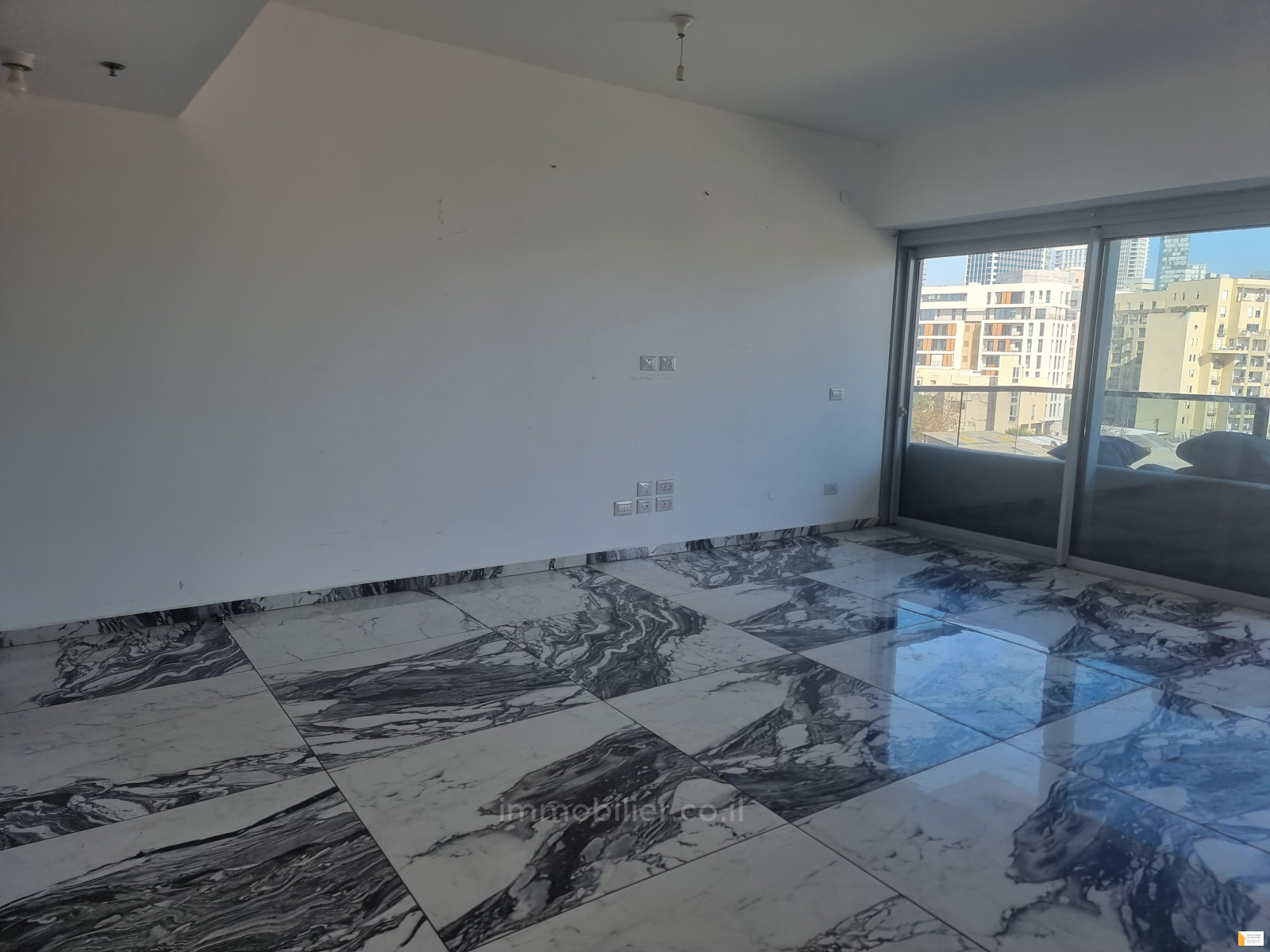 Apartamento 4 cômodos  Tel Aviv Florentine 232-IBL-3870