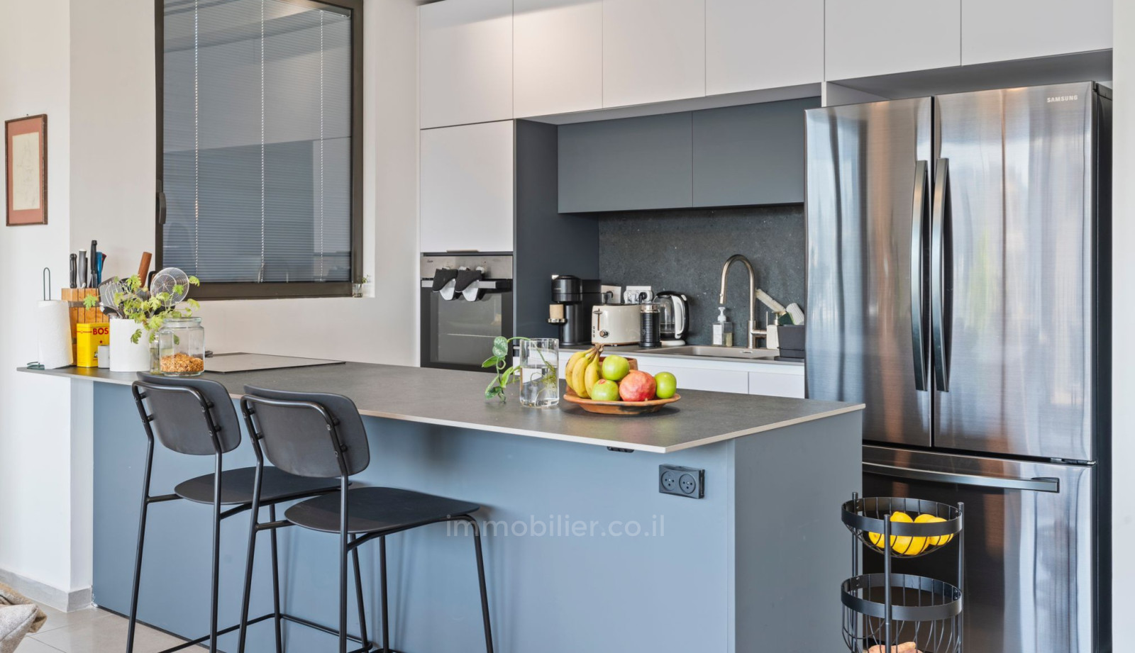 Apartamento 3 cômodos Tel Aviv Sokolov 232-IBL-3895