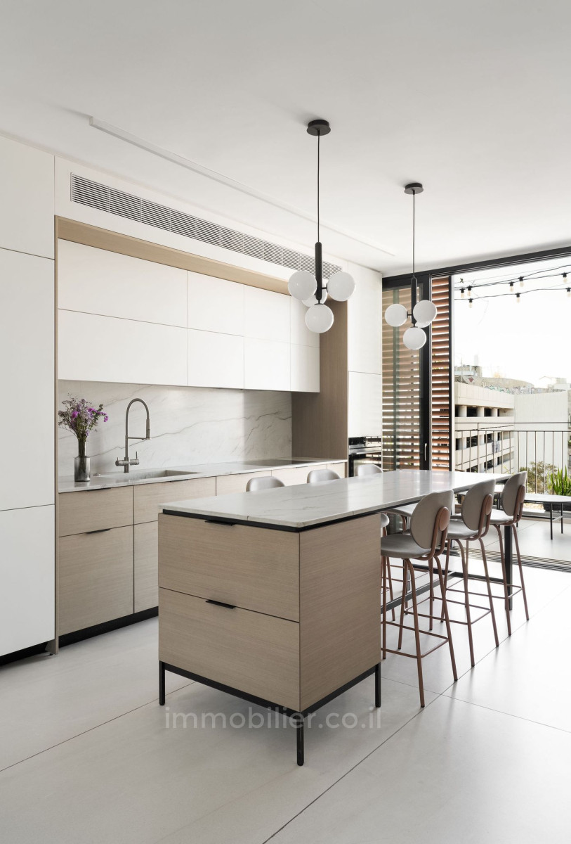 Apartamento 4 cômodos Tel Aviv Região marítima 232-IBL-3940