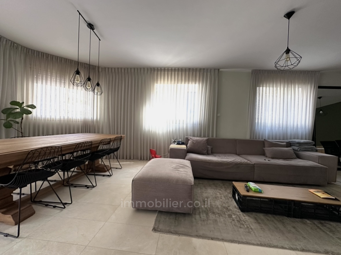 Apartamento 4 cômodos Tel Aviv Região marítima 232-IBL-3953