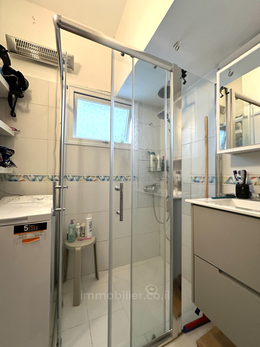 Apartamento 2 cômodos Tel Aviv Região marítima 232-IBL-3973