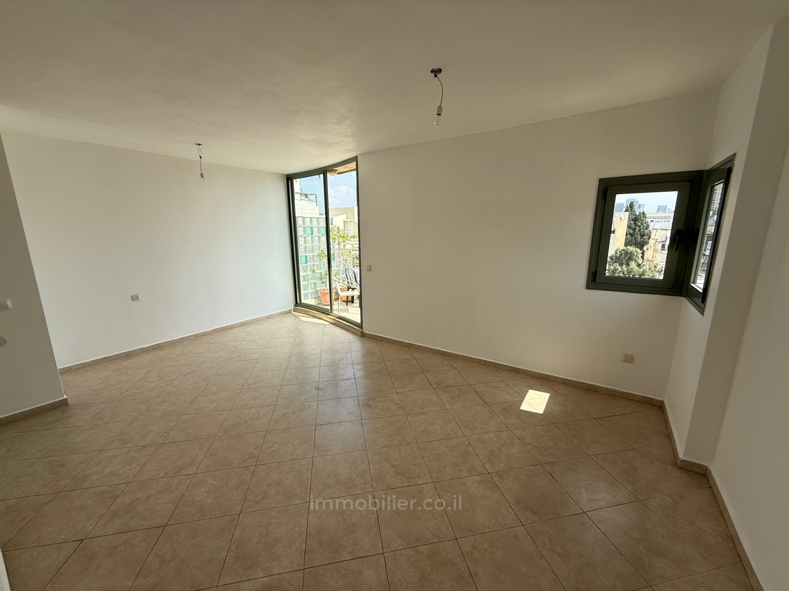 Apartamento 3 cômodos Tel Aviv Região marítima 232-IBL-3980