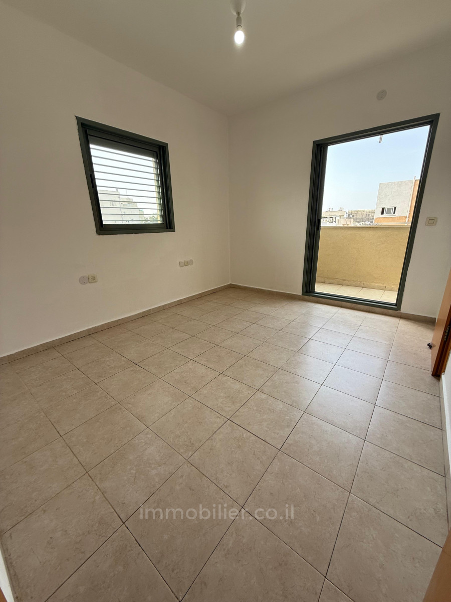 Apartamento 3 cômodos Tel Aviv Região marítima 232-IBL-3980