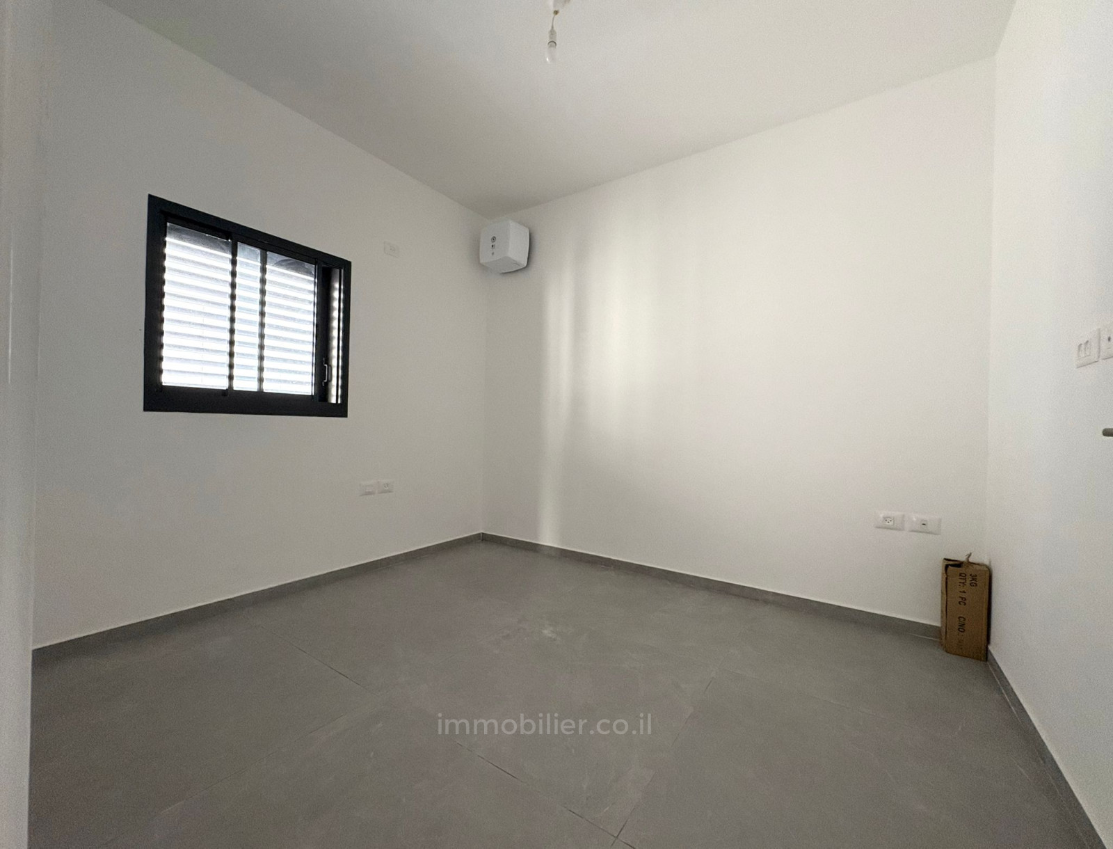 Apartamento 5 cômodos Tel Aviv Yehouda hamakaby 232-IBL-3987