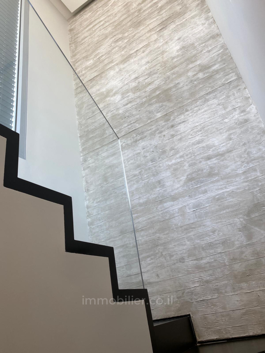 Cobertura 5 cômodos Tel Aviv Região marítima 232-IBL-3989