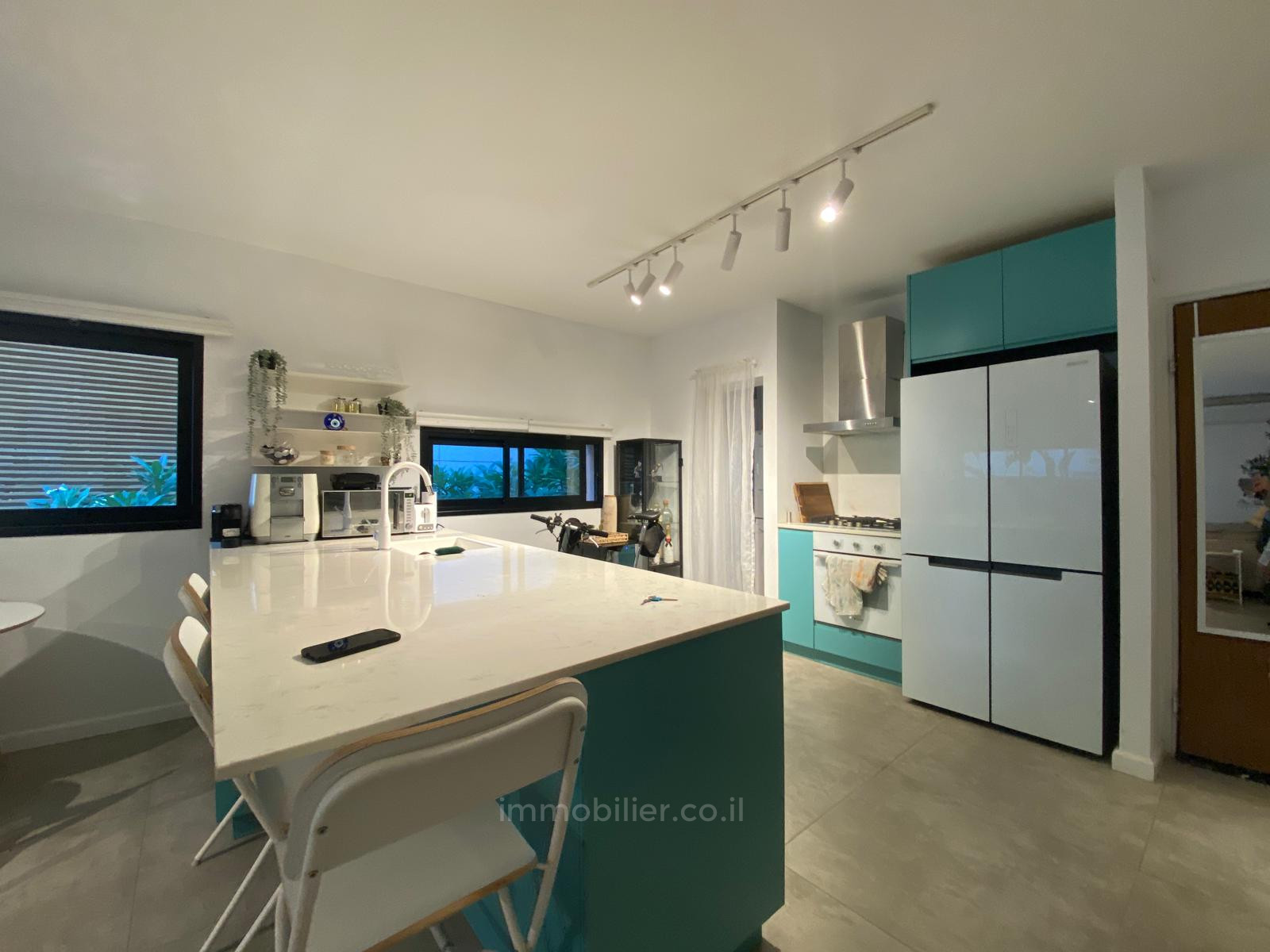 Apartamento 3 cômodos Tel Aviv Região marítima 232-IBL-3996