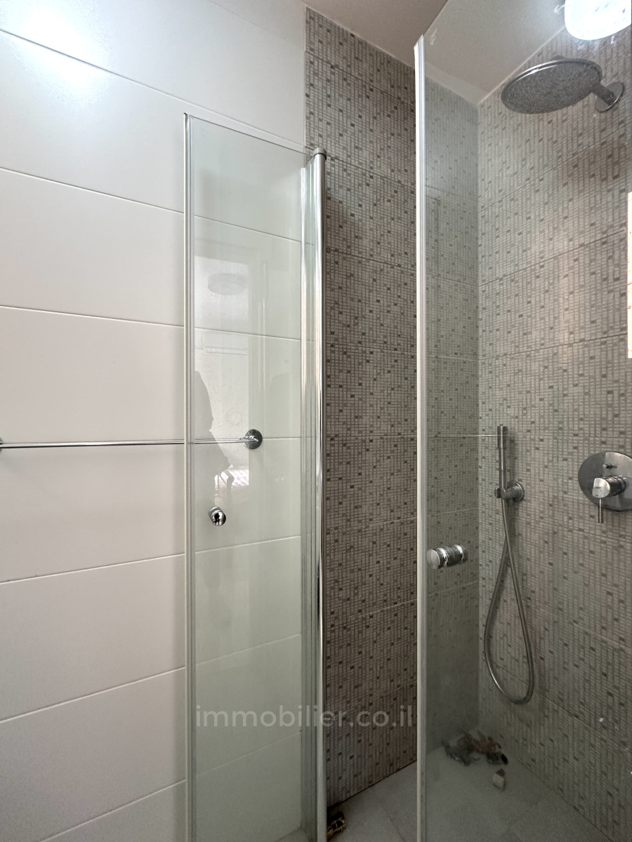 Apartamento 3 cômodos Tel Aviv Região marítima 232-IBL-4013