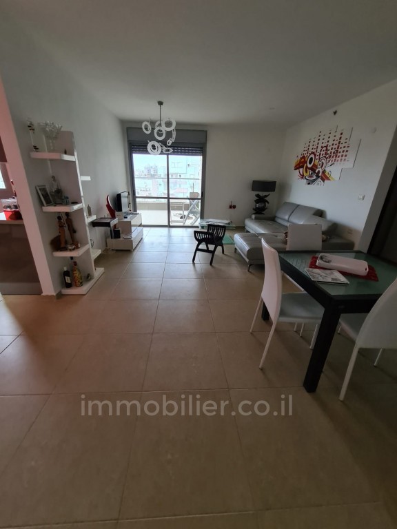 Apartamento 4 cômodos  Ascalão City 233-IBL-1181