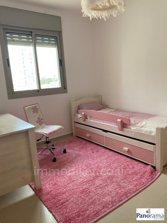 Apartamento 4 cômodos  Ascalão Agamim 233-IBL-1248