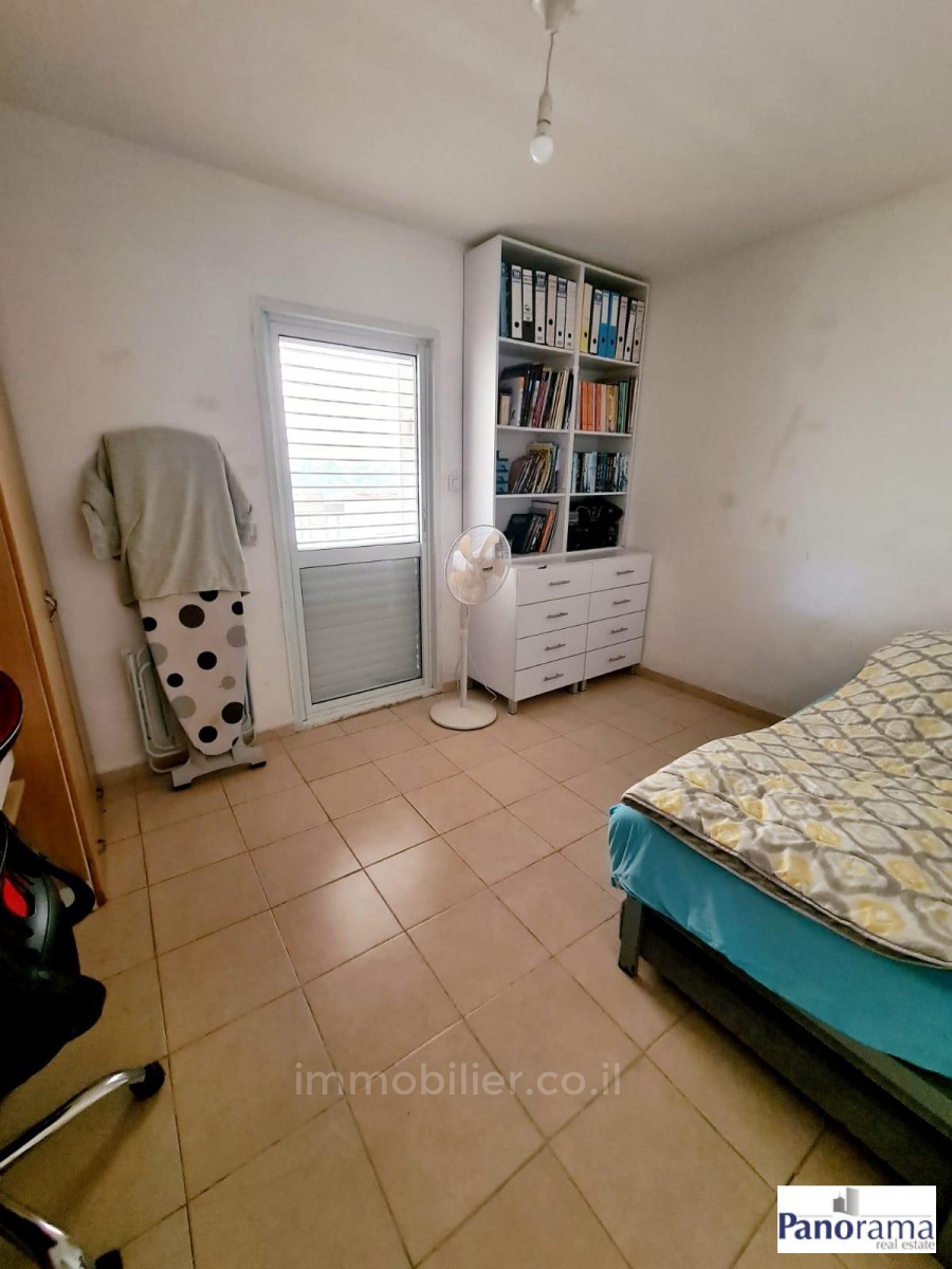 Apartamento 4 cômodos  Ascalão Neve Dkalim 233-IBL-1305