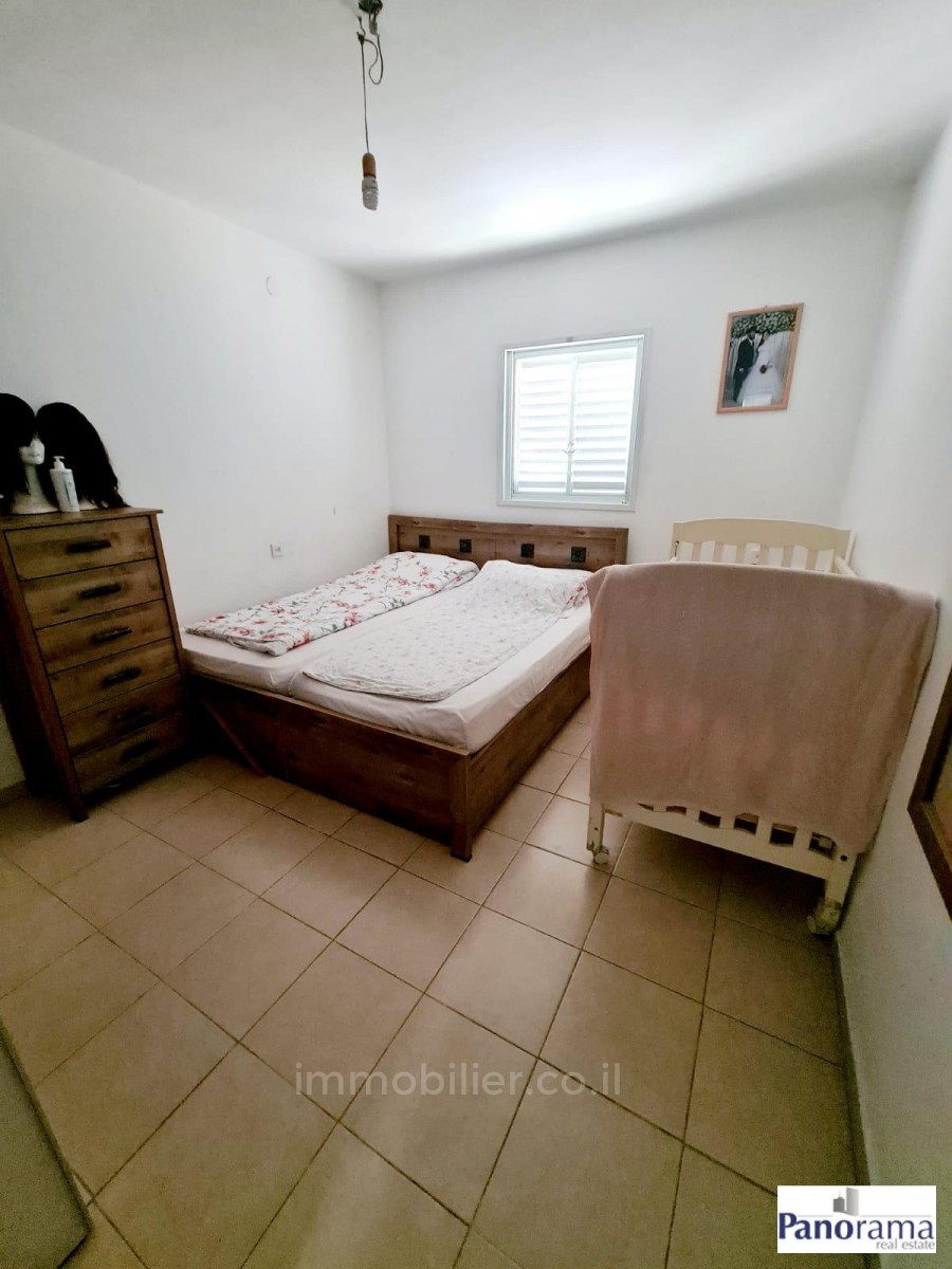 Apartamento 4 cômodos  Ascalão Neve Dkalim 233-IBL-1305