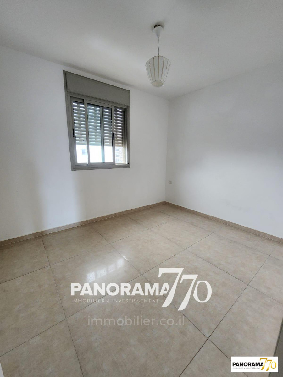 Apartamento 4 cômodos  Ascalão Agamim 233-IBL-1372