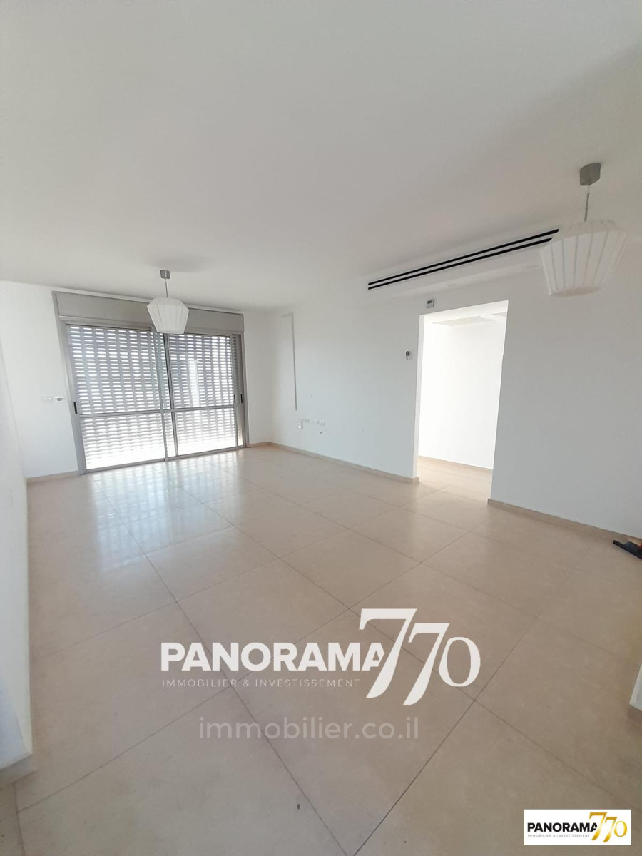 Apartamento 4 cômodos  Ascalão Agamim 233-IBL-1372