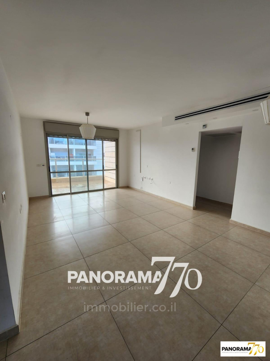 Apartamento 4 cômodos  Ascalão Agamim 233-IBL-1372