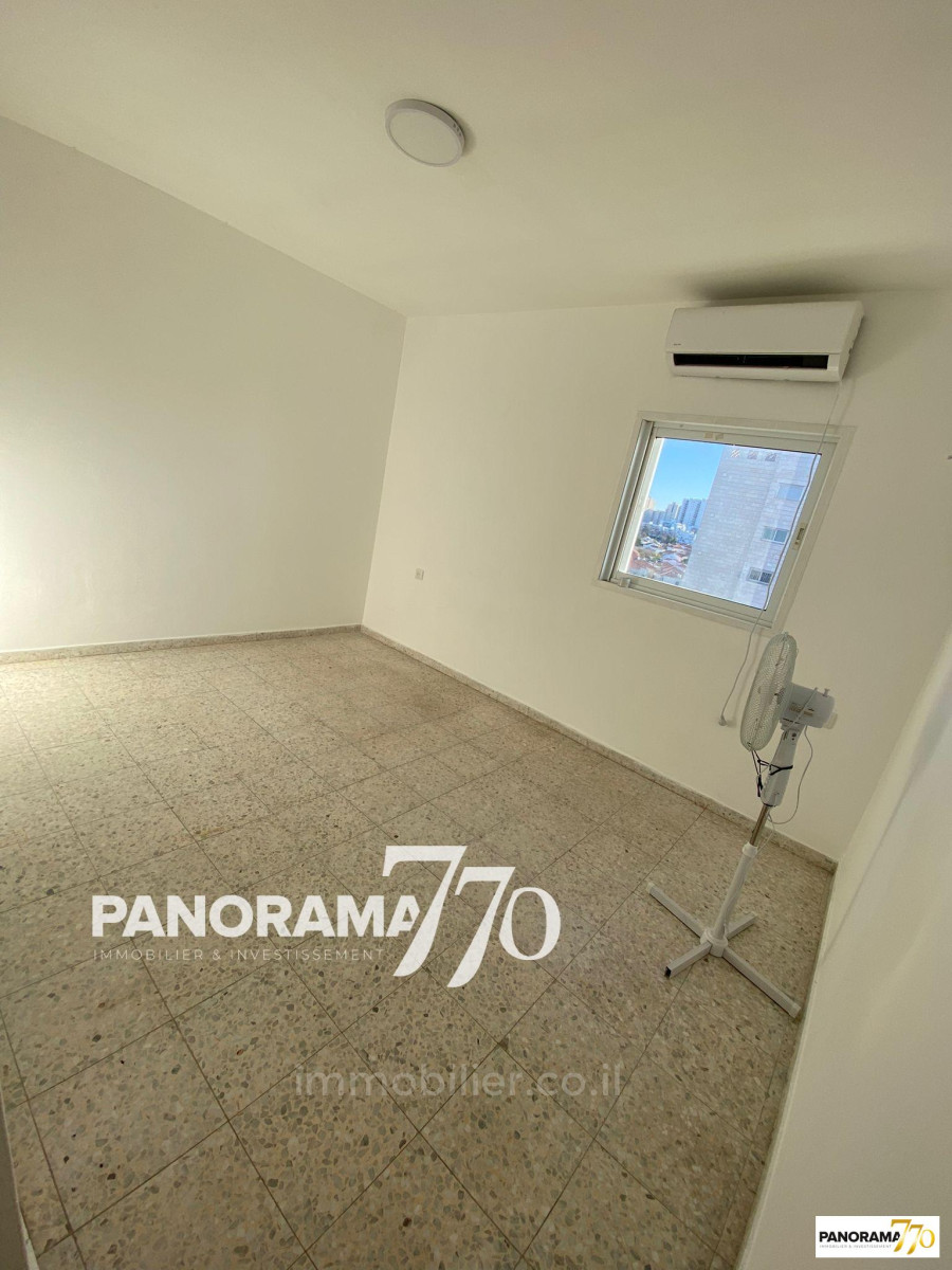 Apartamento 4 cômodos  Ascalão Afridar 233-IBL-1397