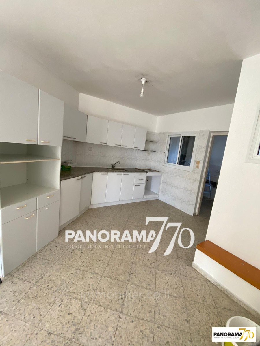 Apartamento 4 cômodos  Ascalão Afridar 233-IBL-1397