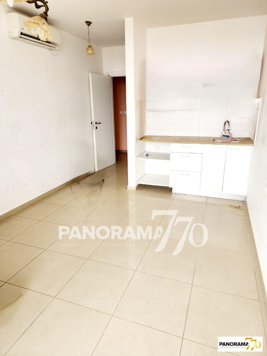 Apartamento 5 cômodos  Ascalão Afridar 233-IBL-1405