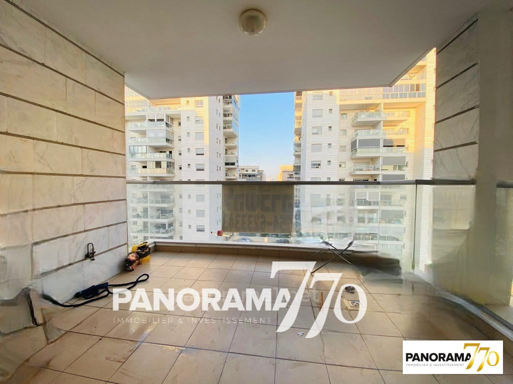 Apartamento 4 cômodos  Ascalão Barnea 233-IBL-1438