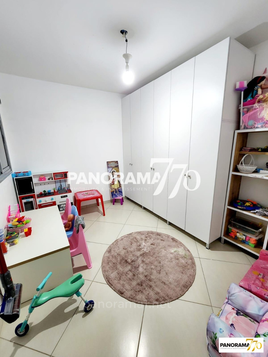 Apartamento 4 cômodos  Ascalão Neve Dkalim 233-IBL-1444