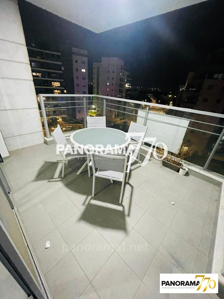 Apartamento 4 cômodos  Ascalão Barnea 233-IBL-1477