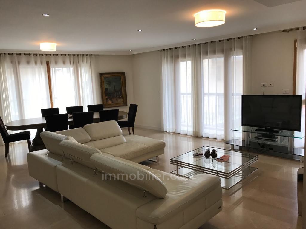 Apartamento 4 cômodos  Jerusalém Centro da cidade 245-IBL-1613