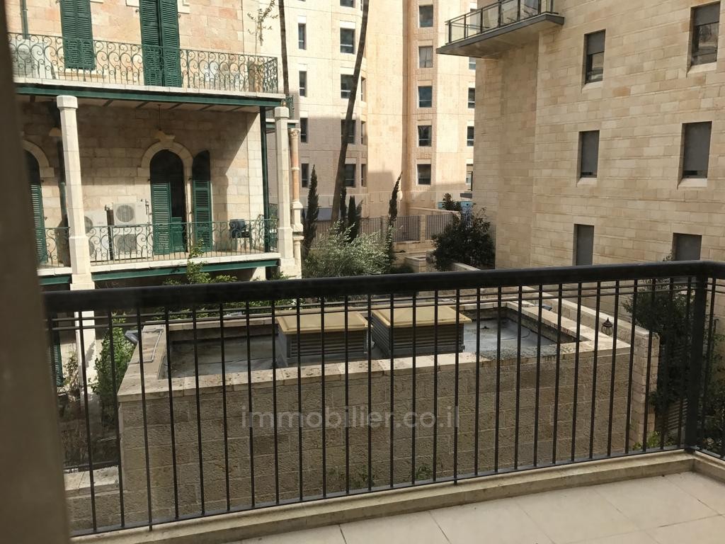 Apartamento 4 cômodos  Jerusalém Centro da cidade 245-IBL-1613