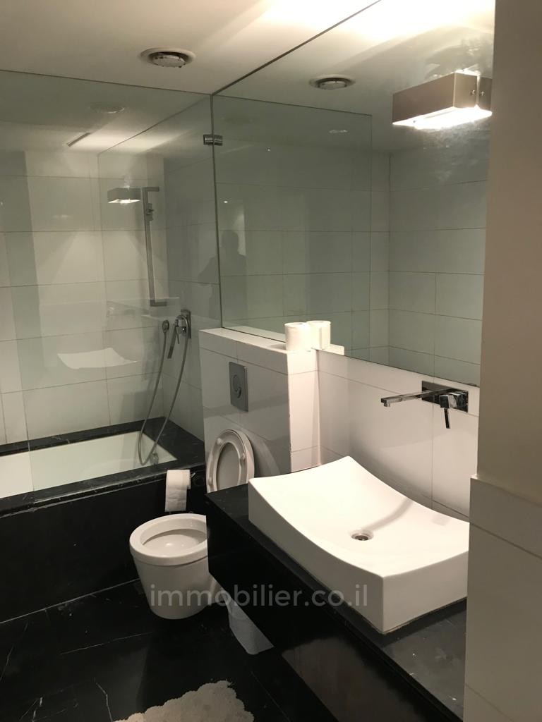 Apartamento 2.5 cômodos  Jerusalém Centro da cidade 245-IBL-1706