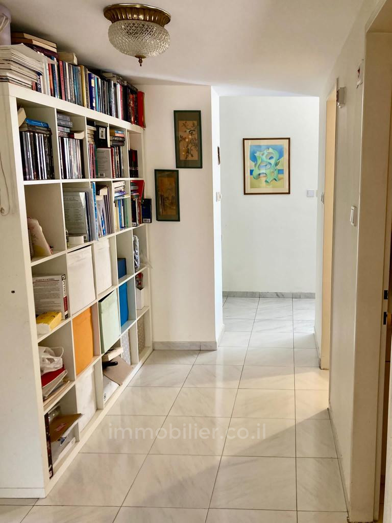 Apartamento 4 cômodos  Jerusalém Moshava Germanit 245-IBL-1784