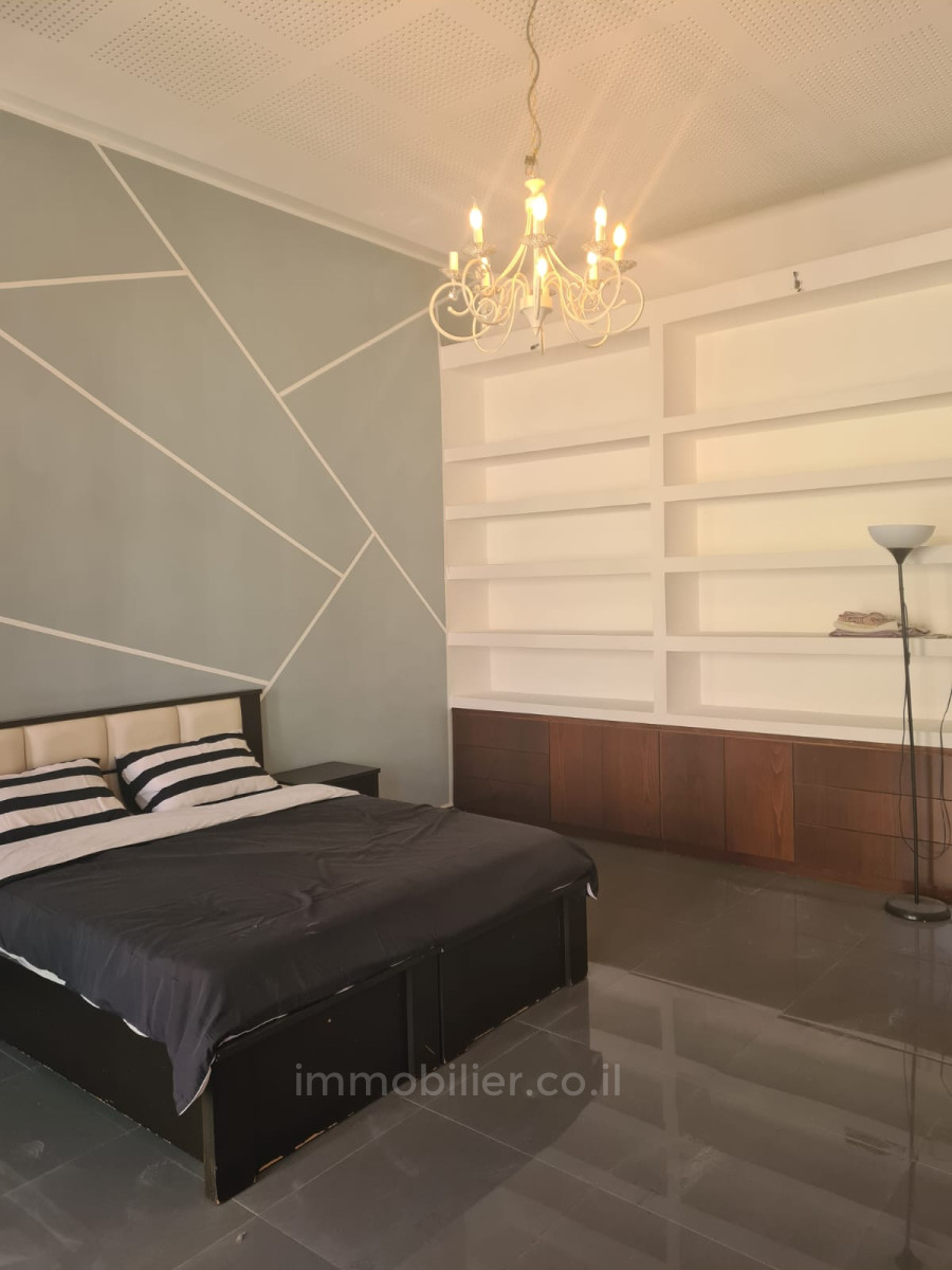 Apartamento 3 cômodos  Jerusalém Centro da cidade 245-IBL-1804