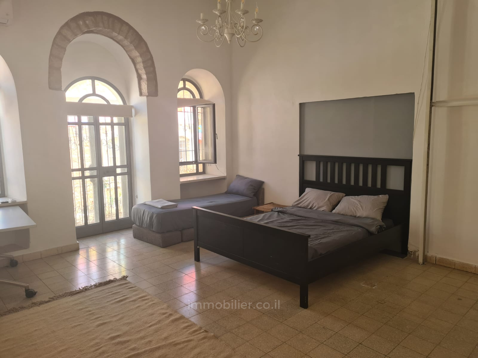 Apartamento 3 cômodos  Jerusalém Centro da cidade 245-IBL-1804