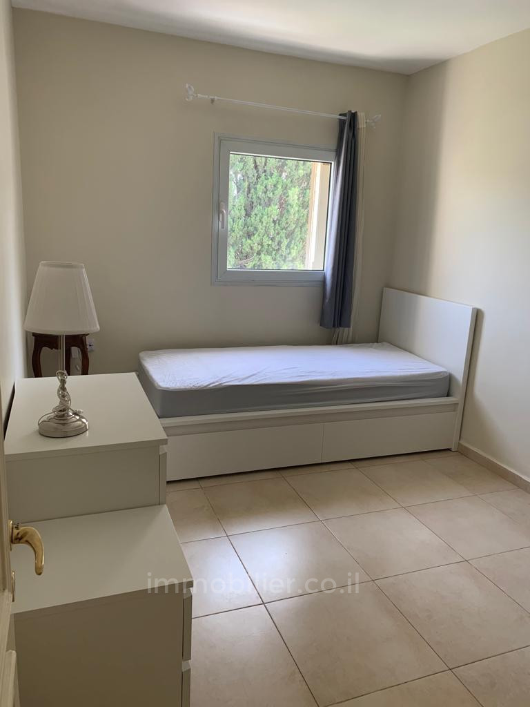 Apartamento 5 cômodos  Jerusalém Talpiot 245-IBL-1806