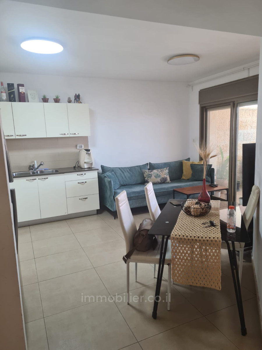 Apartamento 3 cômodos  Jerusalém Kiryat haleum 245-IBL-1826