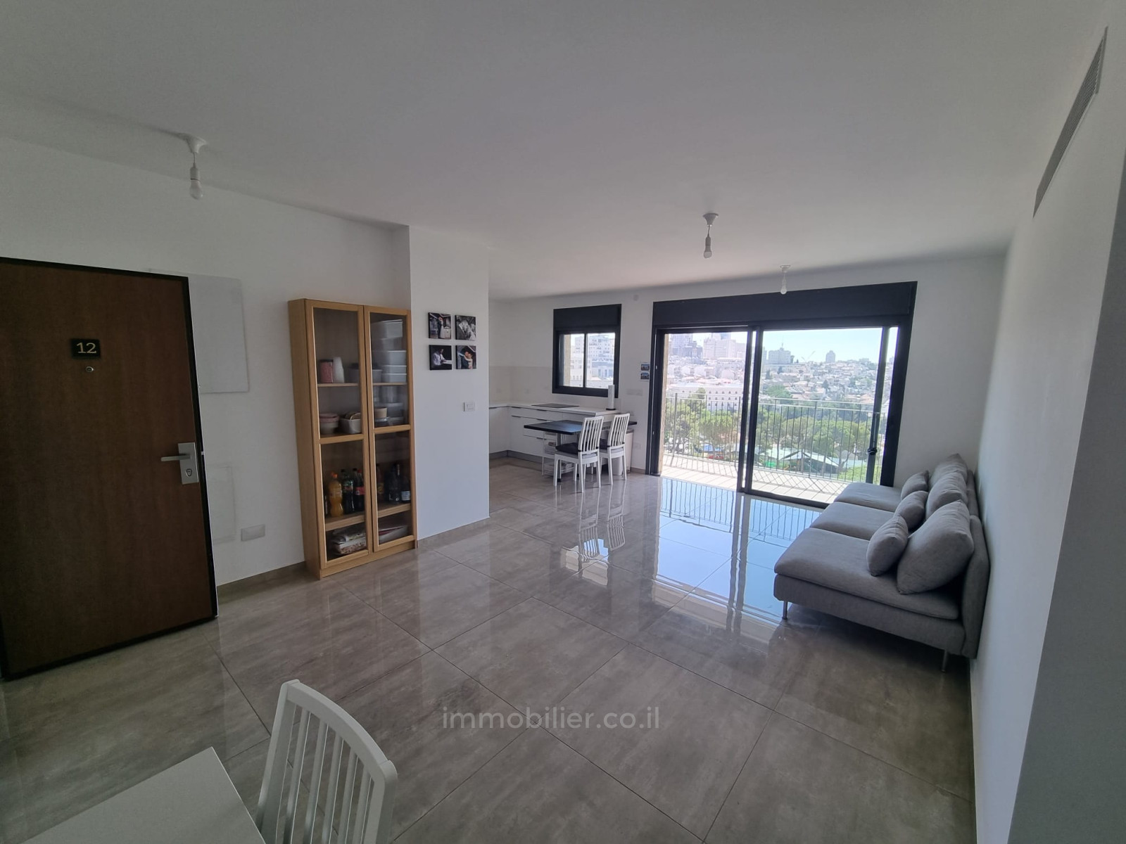 Apartamento 3 cômodos  Jerusalém Kiryat haleum 245-IBL-1829