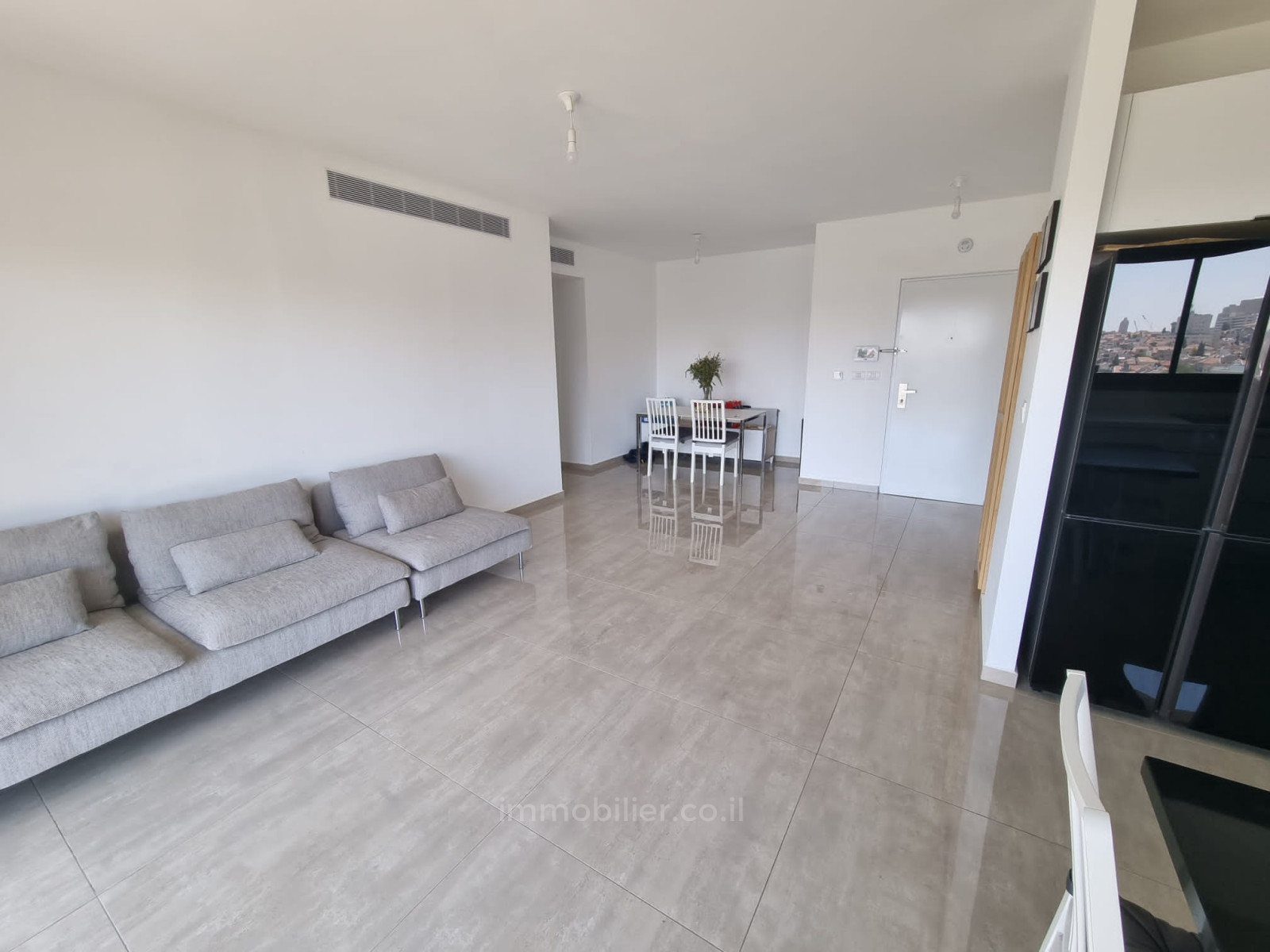 Apartamento 3 cômodos  Jerusalém Kiryat haleum 245-IBL-1829