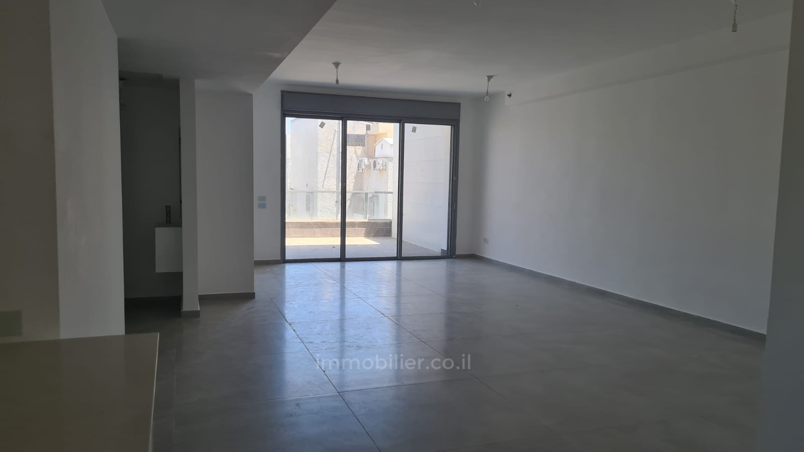 Apartamento 5 cômodos  Raanana Perto do centro 245-IBL-1834