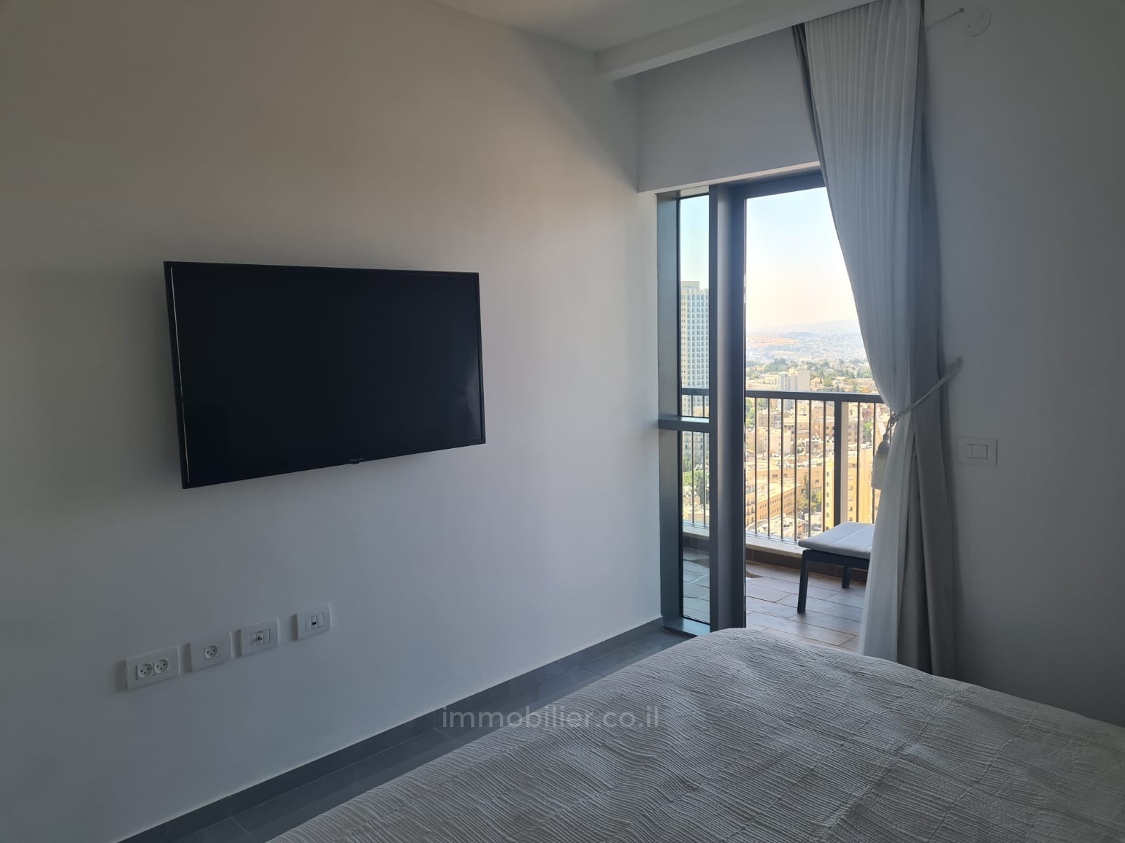 Apartamento 3 cômodos  Jerusalém  245-IBL-1843