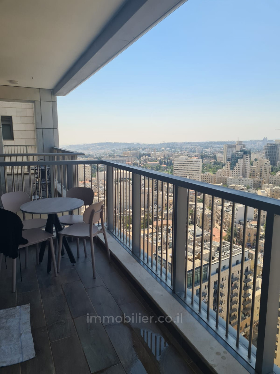 Apartamento 3 cômodos  Jerusalém  245-IBL-1843